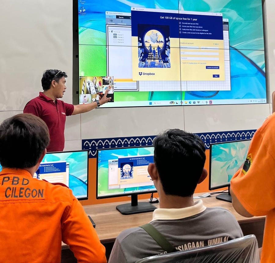 BPBD KOTA CILEGON BERSAMA BNPB MENGGELAR TRANSFER KNOWLEDGE PERALATAN DAN PERLENGKAPAN PUSDALOPS KOTA CILEGON